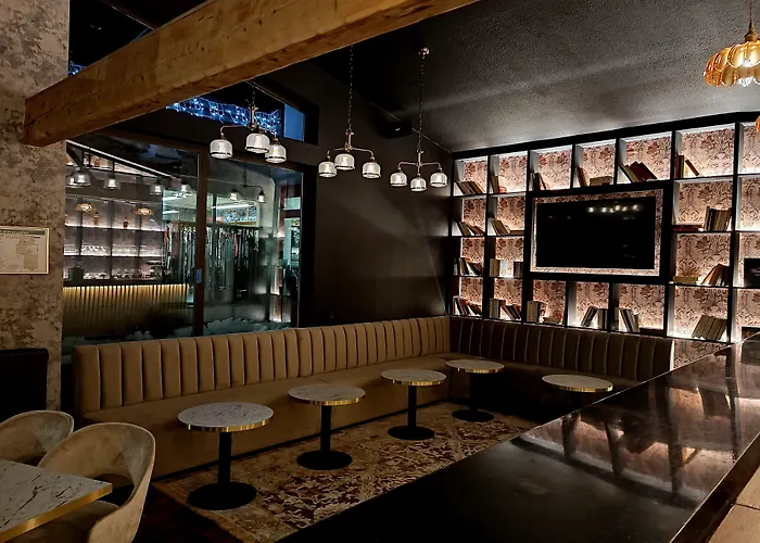 Turan & Λε Ντεζ Αλπ