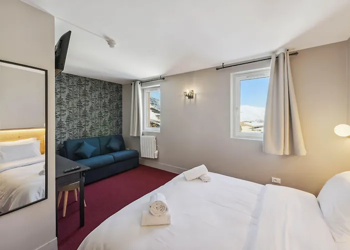 Turan & Λε Ντεζ Αλπ